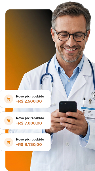 Médico Feliz Recebendo Pix